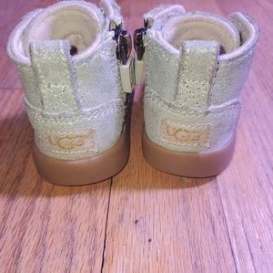 The perfectly stylish walking shoe